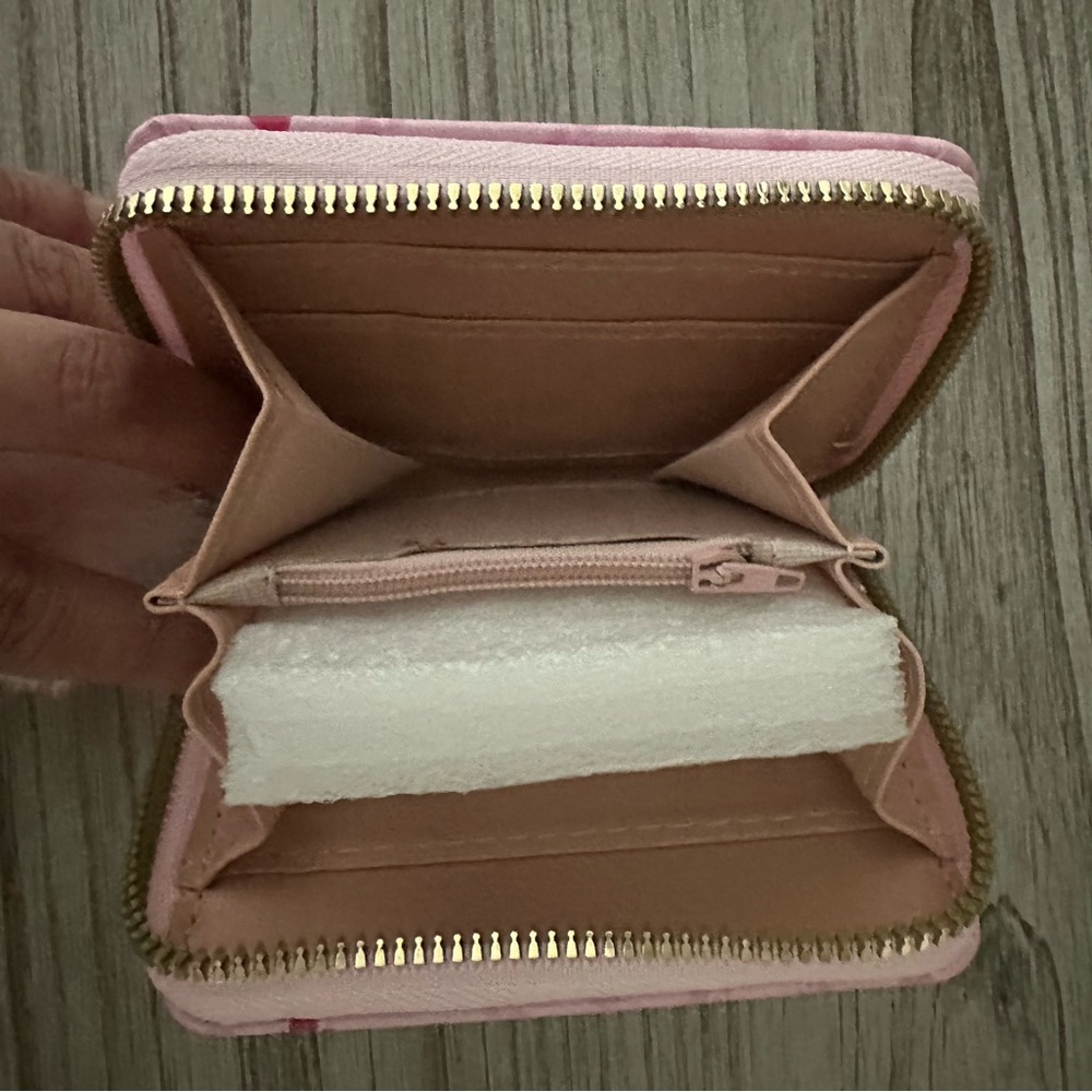 Hello Kitty Pink Key & Card Holder - Picture 3 of 3